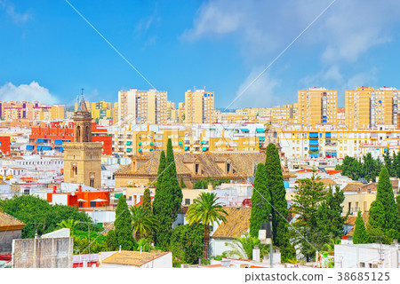 Panoramic view of the city of Seville  38685125