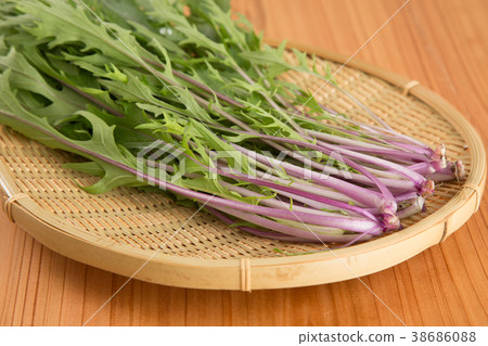 Crimson Crimson 38686088