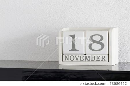 White block calendar 38686532