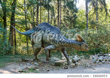 dinosaur Troodon attack parasaurolophus 38688953