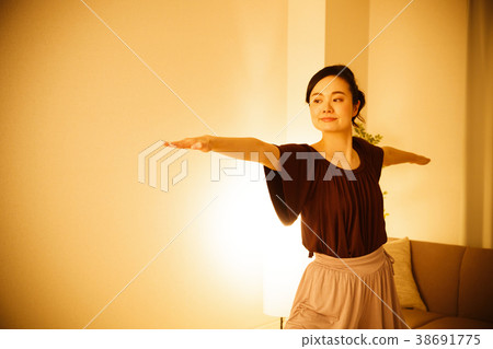 Yoga pilates fitness exercise woman gymnastics 38691775