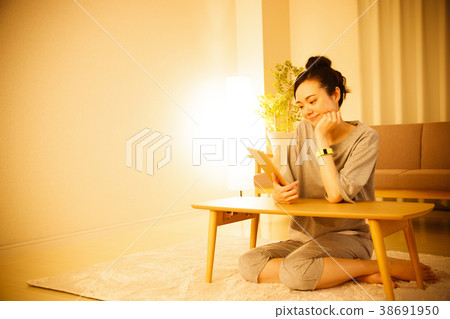 Woman night lifestyle casual 38691950