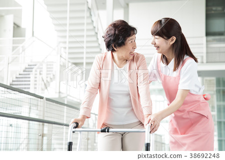 Care senior woman hospital helper carer Care senior woman hospital helper carer 38692248