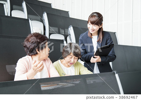 Lifelong learning university senior women culture school 38692467