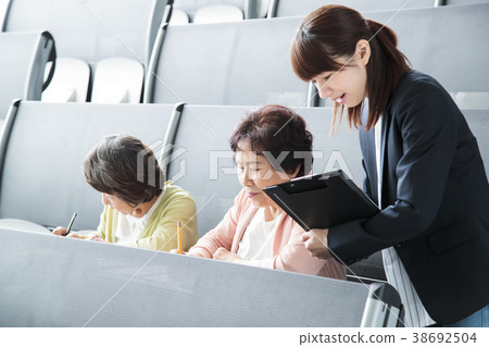 Lifelong learning university senior women culture school 38692504