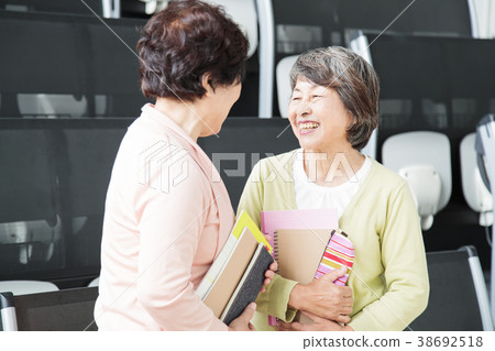 終身學習大學高級女文化學校 38692518