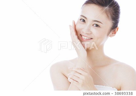 Beauty Female Skin Care 38693338