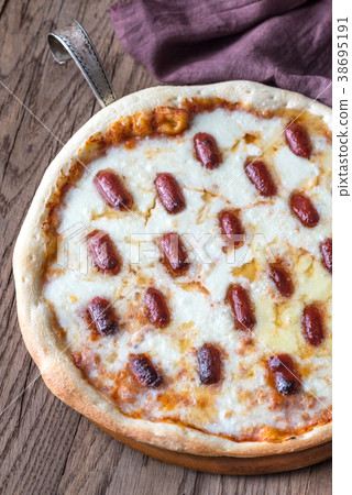 Pizza with mozzarella and salami Pizza with mozzarella and salami 38695191