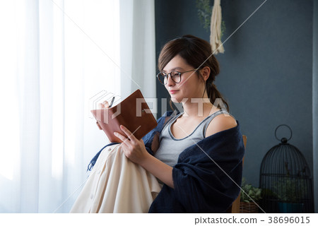 Lifestyle women 38696015