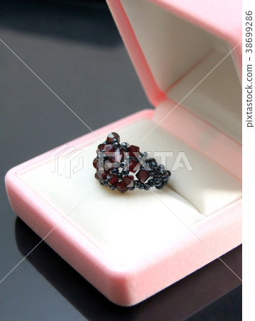 施華洛世奇（假）戒指 38699286