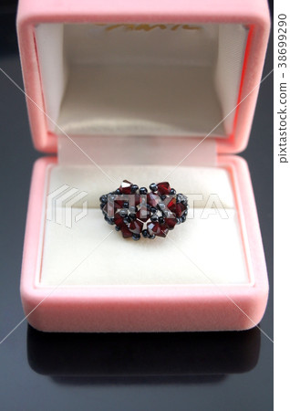 施華洛世奇（假）戒指 38699290