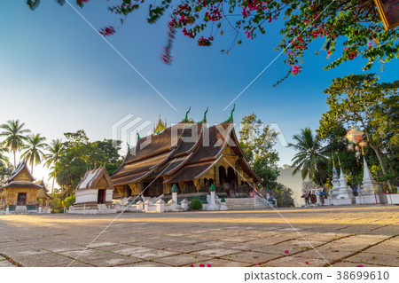 Wat Xieng Thong (Golden City Temple) Wat Xieng Thong (Golden City Temple) 38699610