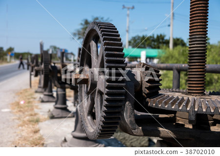 Large steel gears 38702010