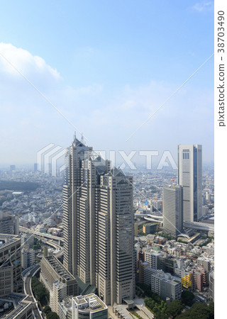Urban scenery (Tokyo, Shinjuku, early summer) Urban scenery (Tokyo, Shinjuku, early summer) 38703490