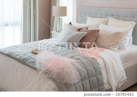 classic bedroom style with set of pillows classic bedroom style with set of pillows 38705483