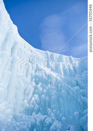 Lake Shikotsu Ice Festival 38705946