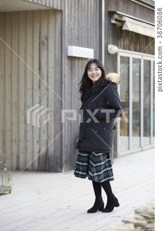 Living, going out, college student, Korean 38706086