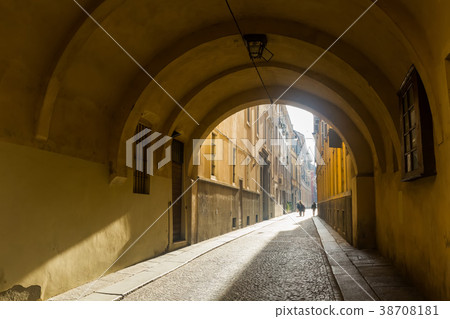 Narrow streets of Parma Narrow streets of Parma 38708181