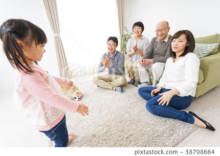 Happy family of 3 generations Happy family of 3 generations 38708664