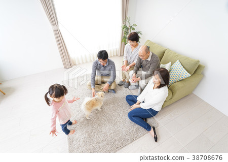 Happy family of 3 generations Happy family of 3 generations 38708676