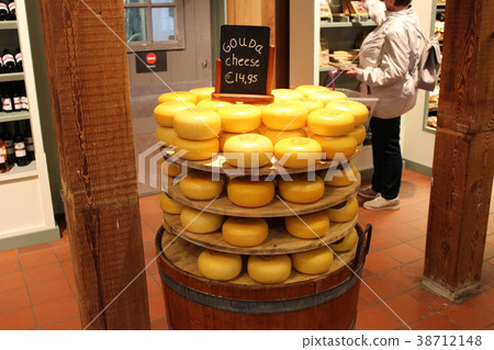 Zaanse Schans Gouda cheese / (Netherlands) 38712148