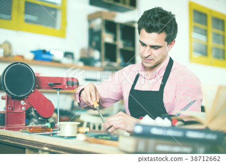 Joiner working in workshop 38712662