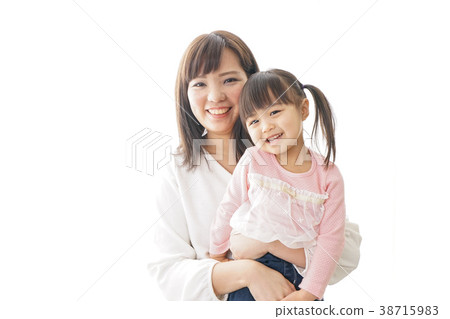 抱著一個孩子的母親 38715983