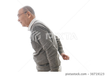 老人患背痛 老人患背痛 38719123