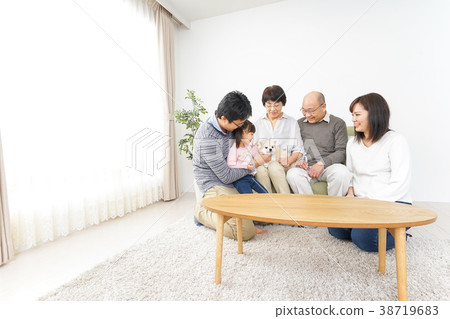 三代家庭照顧狗 三代家庭照顧狗 38719683