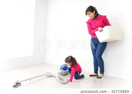 Child helping housework Child helping housework 38719869