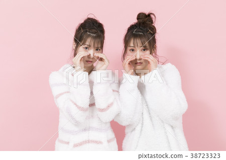 穿著睡衣的女人 38723323