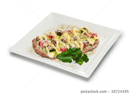 Chopped meat with bell pepper and melted cheese Chopped meat with bell pepper and melted cheese 38724395