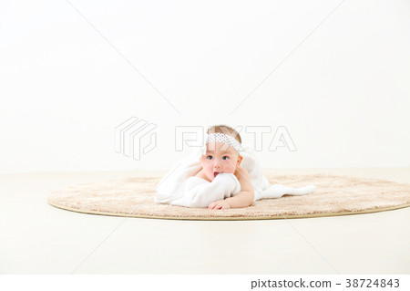 0 year old baby 38724843