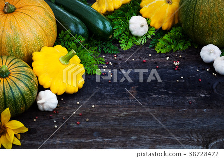 Fresh organic gardening vegetables 38728472