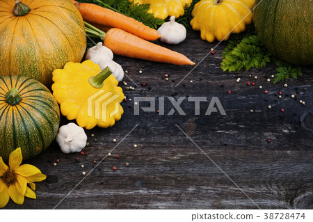 Fresh organic gardening vegetables 38728474