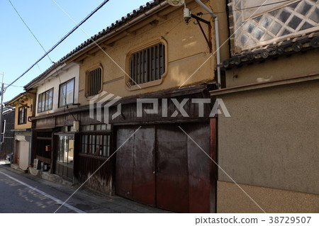 Old-fashioned townscape 38729507