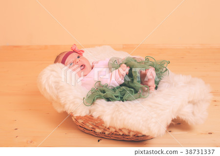 Newborn baby girl  38731337