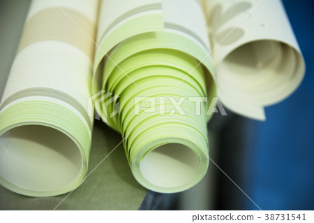 Three rolls of vinyl wallpaper for room repair 38731541