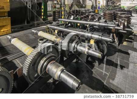 Train wheel axle with pinion 38731759