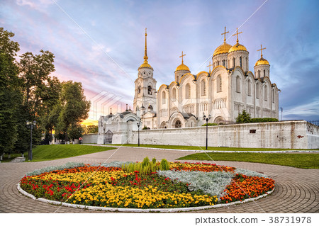 Uspenskiy cathedral on sunset in Vladimir 38731978