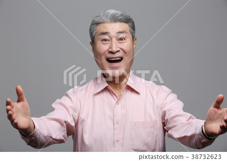 亞洲人的表情，資深，中年，老人，特寫鏡頭，笑，微笑，幸福，健康 38732623