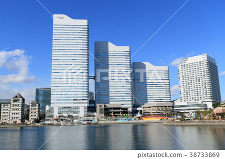 Queens Square Yokohama 38733869