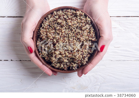 Healthy cooked quinoa 38734060