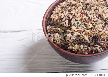 Healthy colorful cooked quinoa 38734061