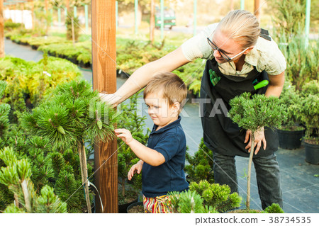 Boy educate the bushes 38734535