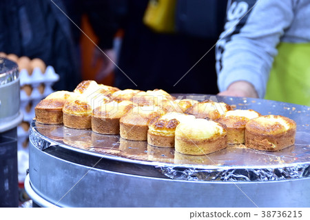 明洞的街頭美食 明洞的街頭美食 38736215