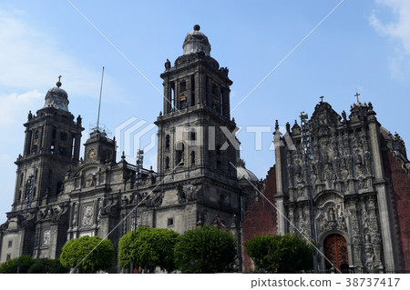 Metropolitan Cathedral (Mexico City) 38737417