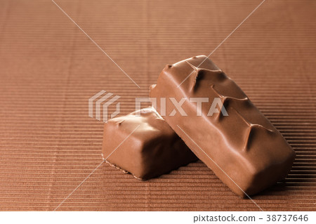 chocolate bars closeup 38737646