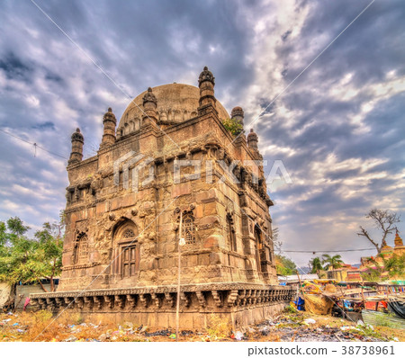 Old tempe in Ellora, India 38738961