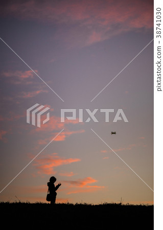 The Girl Flying Drone Sunset The Girl Flying Drone Sunset 38741030